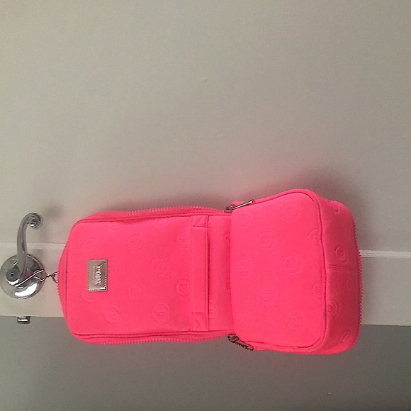 Victoria’s Secret -PINK makeup bag. - Picture 2 of 5
